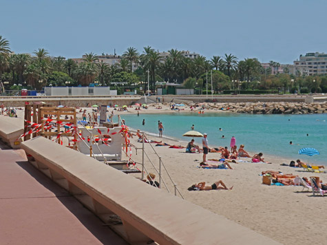 Cannes Beach - Plage de la Croisette